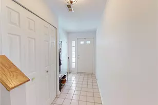 517 Parkside Ln, Tallmadge, OH 44278 - Photo 2