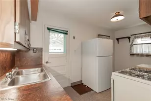 1307 Summit Dr, Loveland, OH 44124 - Photo 8