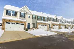 169 Topsail Dr, Medina, OH 44256 - Photo 2