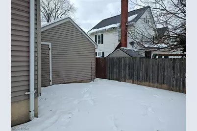 102 E Liberty Street, Ashland, OH 44805 - Photo 2