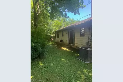 20930 Halworth Road, Huber Heights, OH 44122 - Photo 2