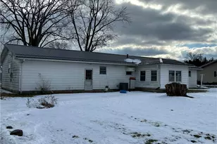 3965 Frazeysburg Rd, Zanesville, OH 43701 - Photo 2