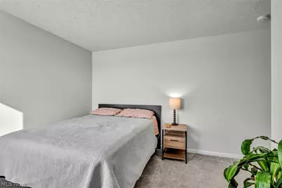 2688 Himelrigh Boulevard, Barberton, OH 44203 - Photo 20