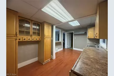 379 Noble Avenue, Akron, OH 44320 - Photo 8