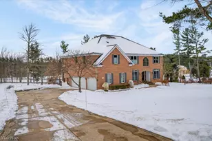 11355 Beechnut Ln, Chardon, OH 44024 - Photo 2