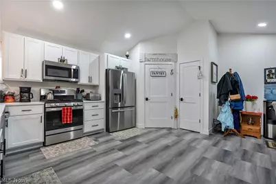 1009 Sycamore Lane, Millersburg, OH 44654 - Photo 8