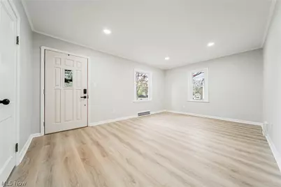 6333 W 130th Street, Parma Heights, OH 44130 - Photo 10