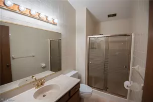 1327 Fox Run Dr, Youngstown, OH 44512 - Photo 12