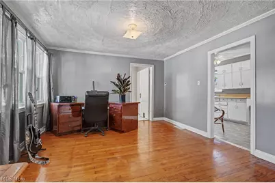 308 E Vista Avenue, Akron, OH 44319 - Photo 6