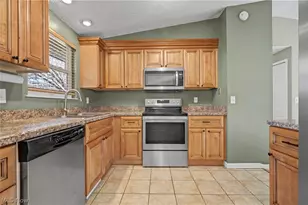 1067 Erin Dr, Kent, OH 44240 - Photo 8