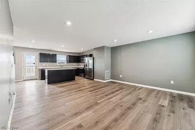 4497 Bellow Drive, Lorain, OH 44053 - Photo 10