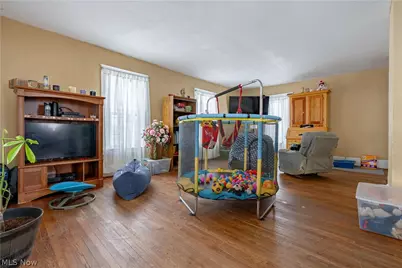 221 E Fetter Lane, Gnadenhutten, OH 44629 - Photo 2