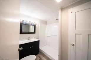 304 Parkland Blvd, Vermilion, OH 44089 - Photo 24