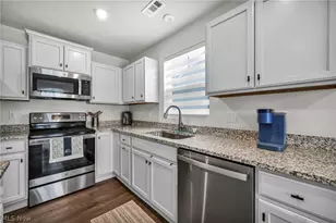 141 W Spring Dr, Elyria, OH 44035 - Photo 8