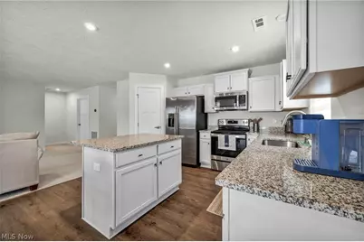 141 W Spring Drive, Elyria, OH 44035 - Photo 10