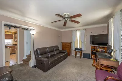 5666 Waterbury Avenue, Maple Heights, OH 44137 - Photo 2