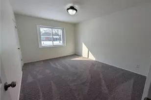 597 Hemlock Dr, Euclid, OH 44132 - Photo 24