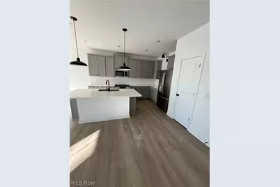 437 Pheasant Run, Elyria, OH 44035 - Photo 2