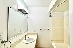 1900 Grove Ct, Loveland, OH 44113 - Photo 8