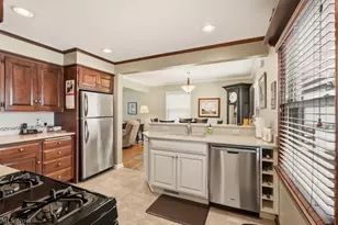 1090 Taft Ave, Cuyahoga Falls, OH 44223 - Photo 30