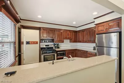 1090 Taft Avenue, Cuyahoga Falls, OH 44223 - Photo 28