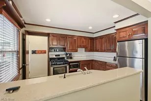 1090 Taft Ave, Cuyahoga Falls, OH 44223 - Photo 28