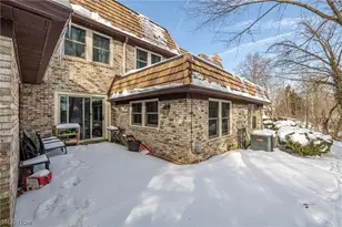 1139 Harwich Ct, Rocky River, OH 44116 - Photo 2
