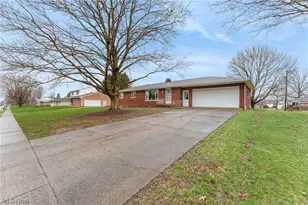 1709 Edmar St, Louisville, OH 44641 - Photo 2