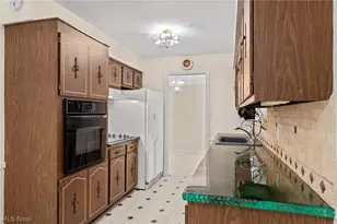 5229 Evergreen Dr, North Olmsted, OH 44070 - Photo 26