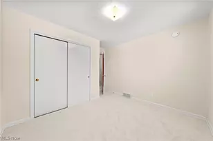 5229 Evergreen Dr, North Olmsted, OH 44070 - Photo 30