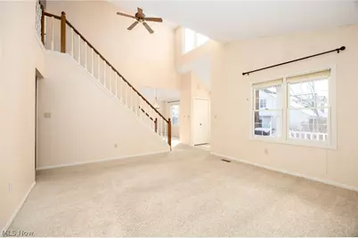 1605 Chapman Way #14, Grandview Heights, OH 44147 - Photo 4