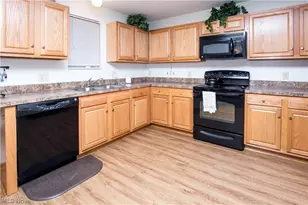 2343 18th St SW, Akron, OH 44314 - Photo 4