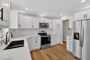 4586 Everhart Dr, Green, OH 44720 - Photo 12