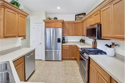 9448 Saw Mill Drive, North Ridgeville, OH 44039 - Photo 4