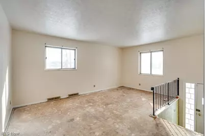 697 Ocean Avenue, Akron, OH 44310 - Photo 2