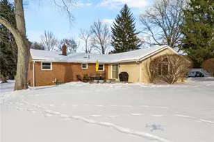 3596 Rolling Ridge Rd NE, Canton, OH 44721 - Photo 2