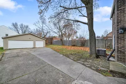 16809 Scottsdale Boulevard, Huber Heights, OH 44120 - Photo 6