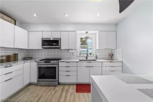 128 Oakwood Dr, Avon Lake, OH 44012 - Photo 4