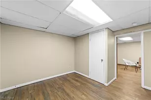 128 Oakwood Dr, Avon Lake, OH 44012 - Photo 26