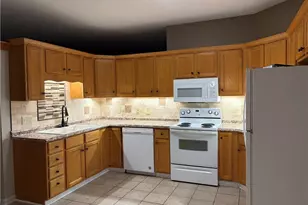 3461 E Prescott Cir, Cuyahoga Falls, OH 44223 - Photo 2