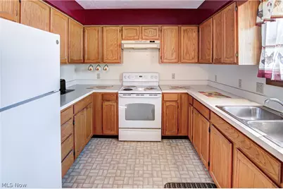 42113 Meadow Lane, LaGrange, OH 44050 - Photo 2