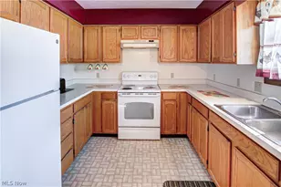 42113 Meadow Ln, LaGrange, OH 44050 - Photo 2