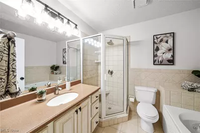 8266 Pebble Creek Court, Chagrin Falls, OH 44023 - Photo 20