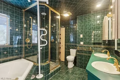 680 Rocky Hollow Drive, Akron, OH 44313 - Photo 6