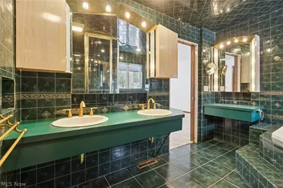 680 Rocky Hollow Drive, Akron, OH 44313 - Photo 12