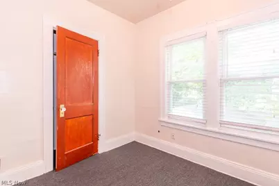 917 Helmsdale Road, Cleveland Heights, OH 44112 - Photo 18