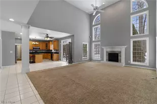 477 Misty Ln, Akron, OH 44321 - Photo 4