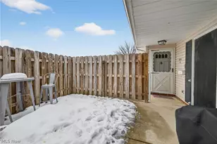 6853 Colonial Dr, Mentor, OH 44060 - Photo 38