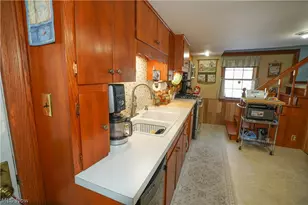 1554 Woods Rd, Akron, OH 44306 - Photo 6