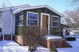 1554 Woods Rd, Akron, OH 44306 - Photo 2